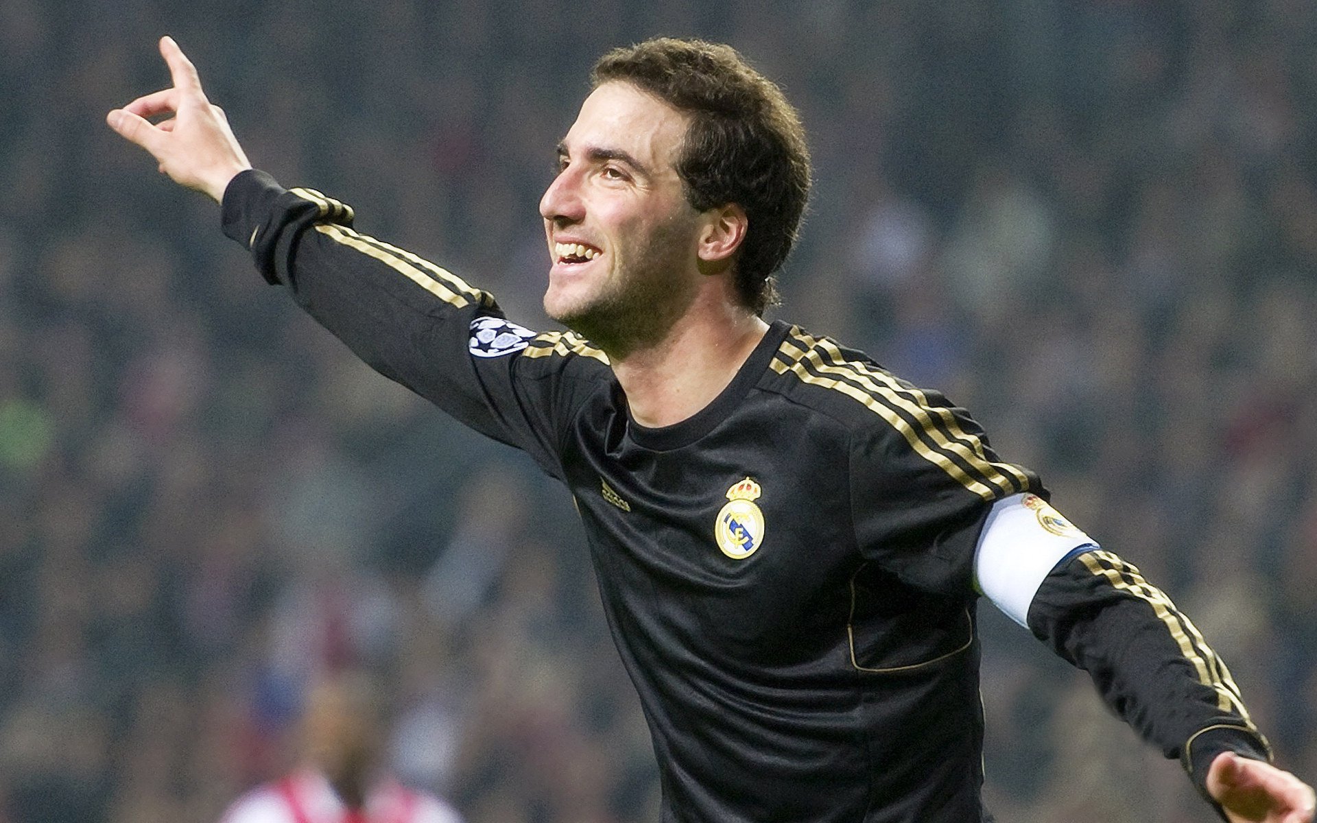 球迷“熱血投票”决出：年度最具影响力的球员，人气最高的球队